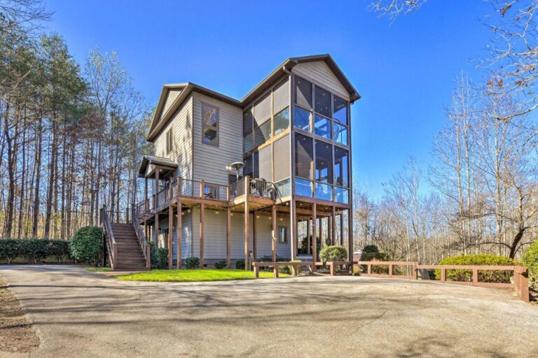 Landrum treehouse