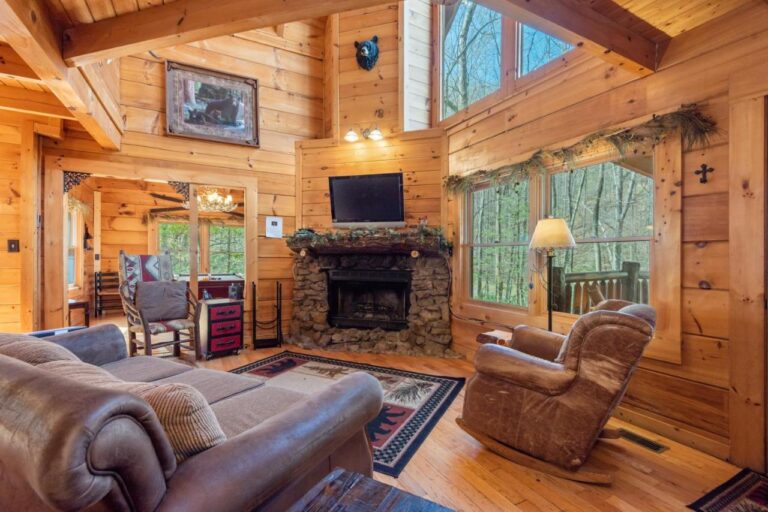 bear trail treehouse seating area