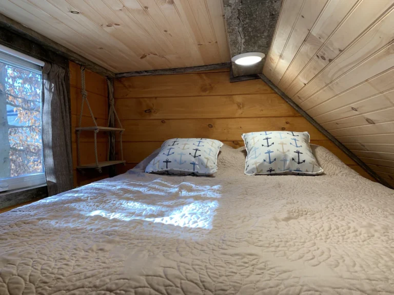 cozy tiny treehouse2