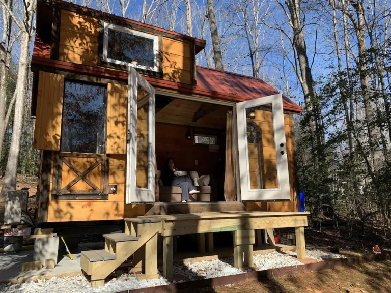 cozy tiny treehouse3