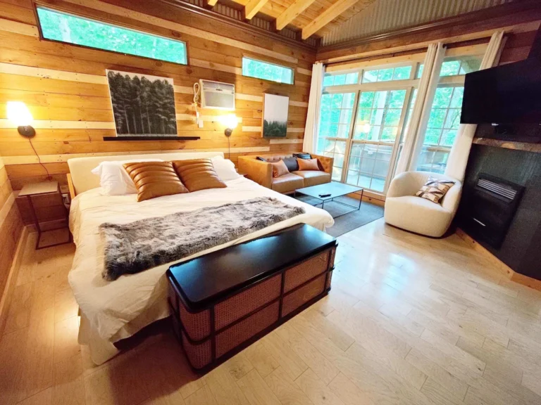dove treehouse inside