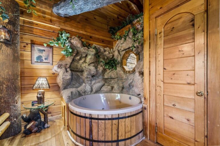 enchanted treehouse home jacuzii