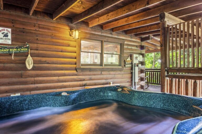 enchanted treehouse hot tub