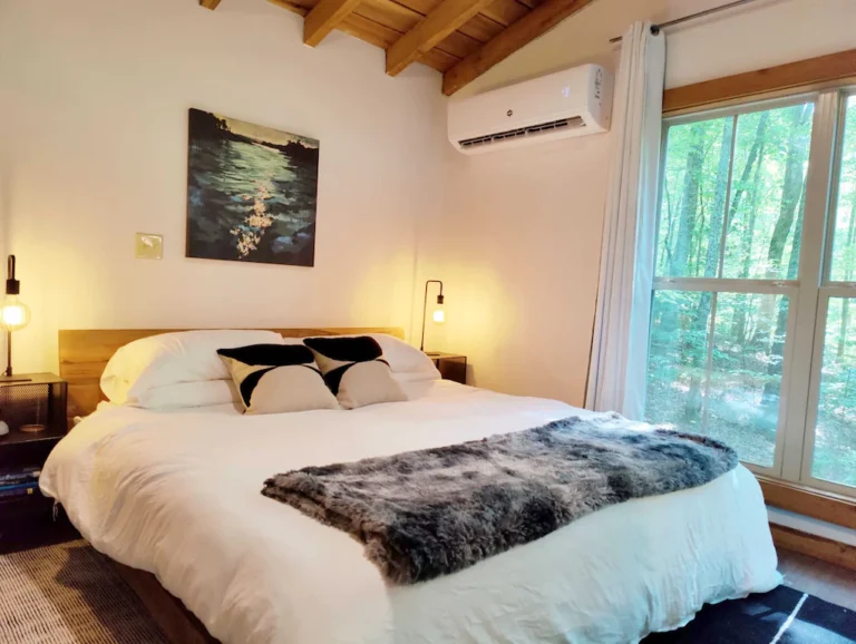humming bird treehouse bedroom place