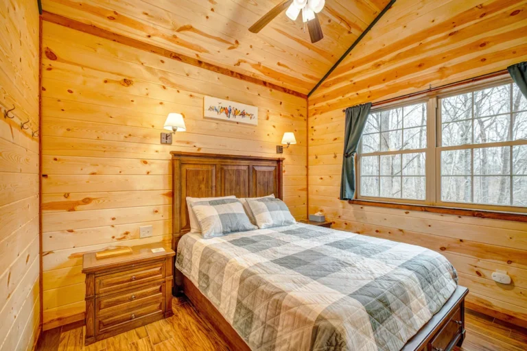 luxury treehouse bedroom