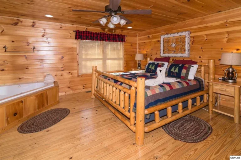treehouse at the glades bedroom