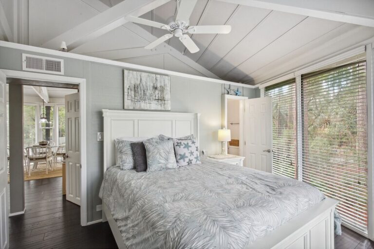 walk to harbor town1