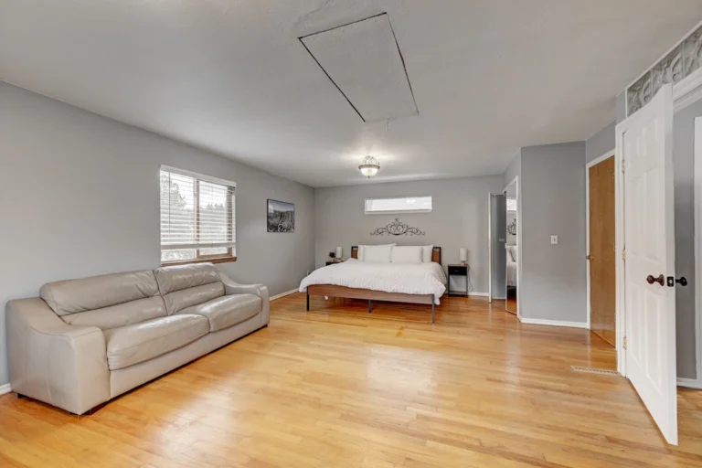 Bailey Getaway Cabin2