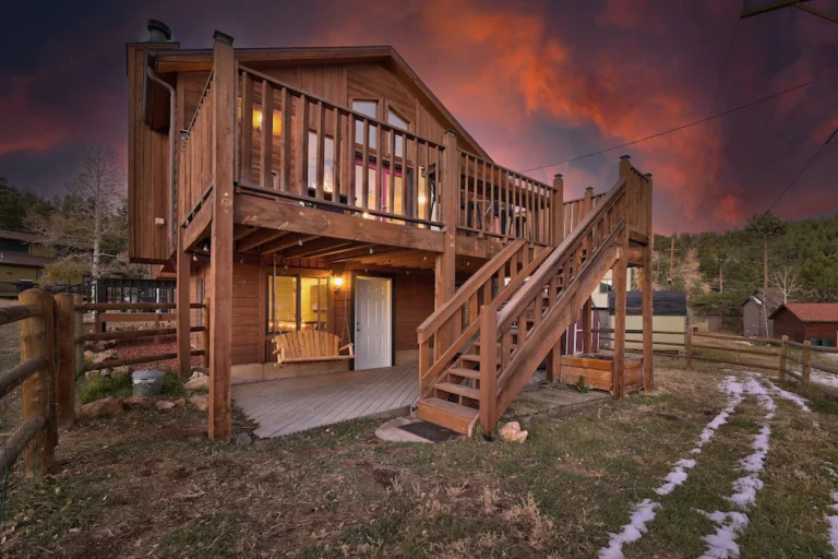 Bailey Getaway Cabin3