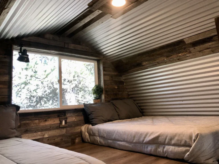 Cozy Rustic Mountaintop Cabin