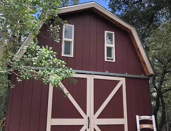 Cozy Rustic Mountaintop Cabin3