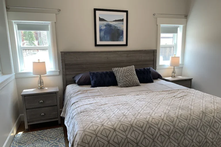 Glam-Sparkling-Brand-New-1BR-Condo-in-Town-2.jpeg