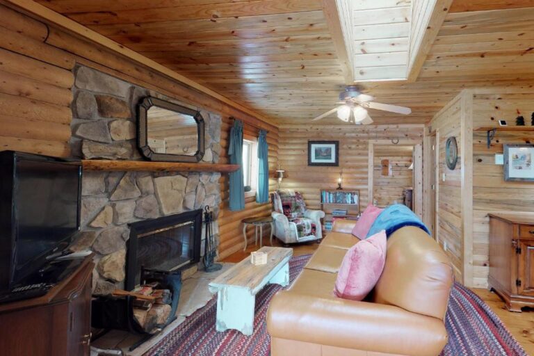 Grand Lake Cabin Escape3