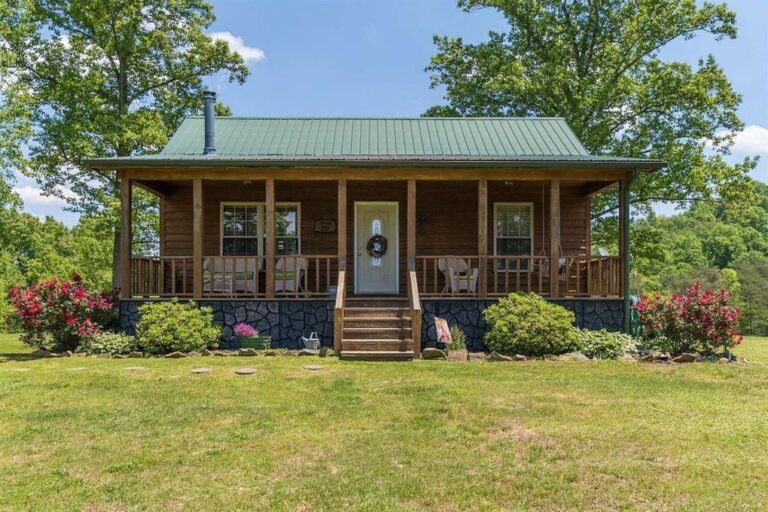 Hot-Tub-WiFi-Pet-Friendly-Heavenly-Hideaway-near-Red-River-Gorge-Kentucky-2