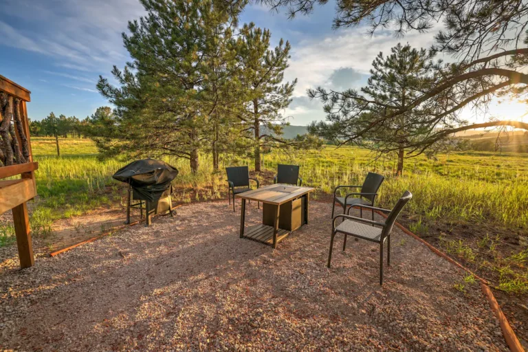 Little House on the Ranch1