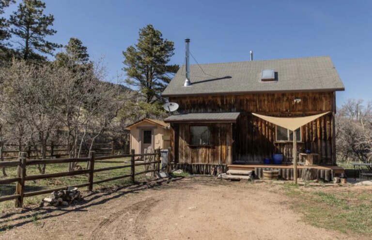 Mountain-Cabin.-Tastefully-furnished-conveniently-located-pure-Colorado-2.jpeg