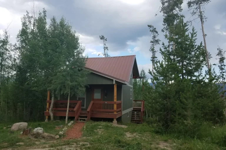 Mountain-Getaway-Escape-to-a-Mountain-Retreat-2.jpeg