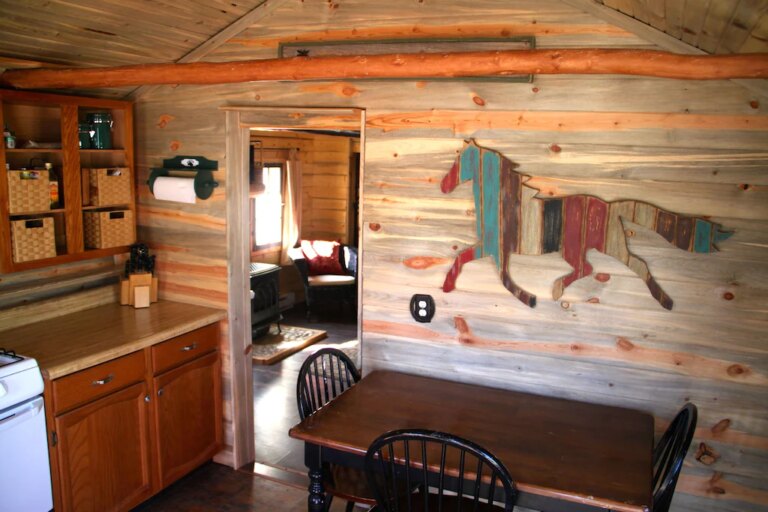 Newly-Renovated-1940s-Cabin-4.jpeg