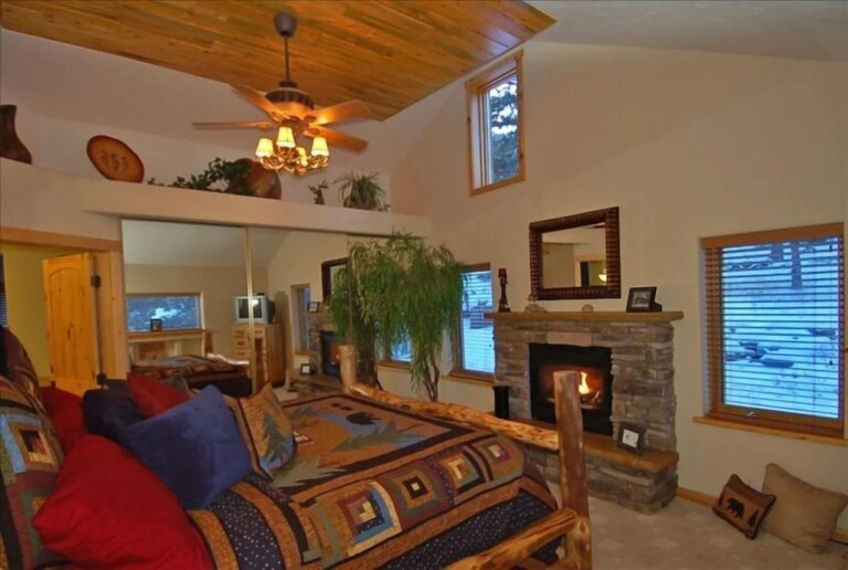 Private-4-ACRES-Winter-solitude-and-a-different-experience.-Book-NOW-5.jpeg