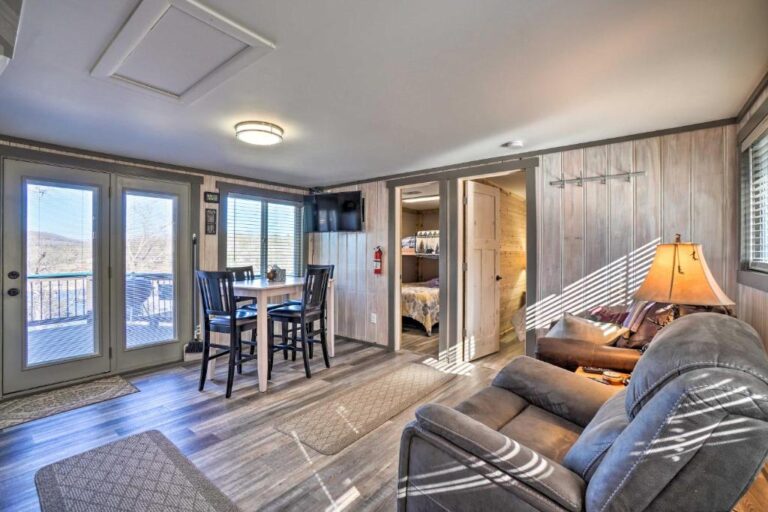Reeds Spring Lakefront Cabin2