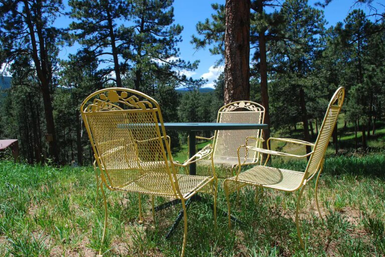 Relaxing-Mountain-Studio-3.jpeg