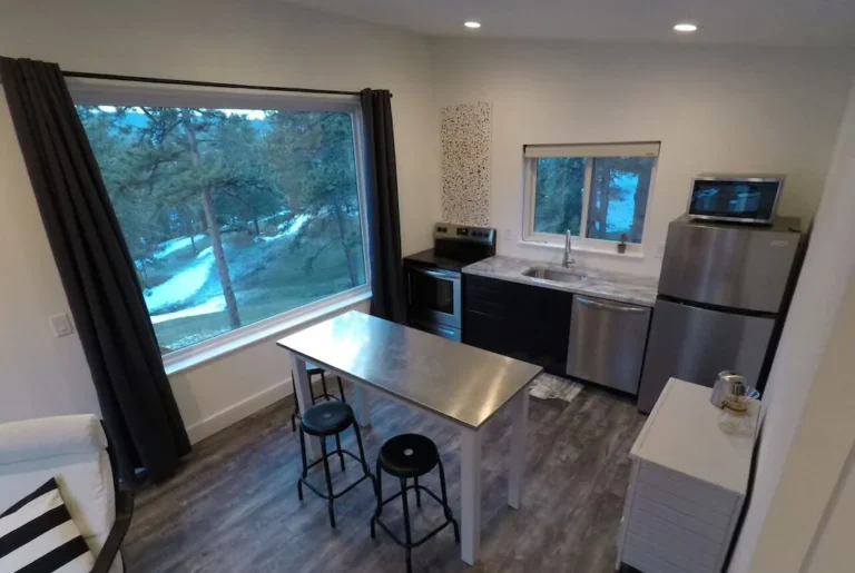 Relaxing Mountain Studio
