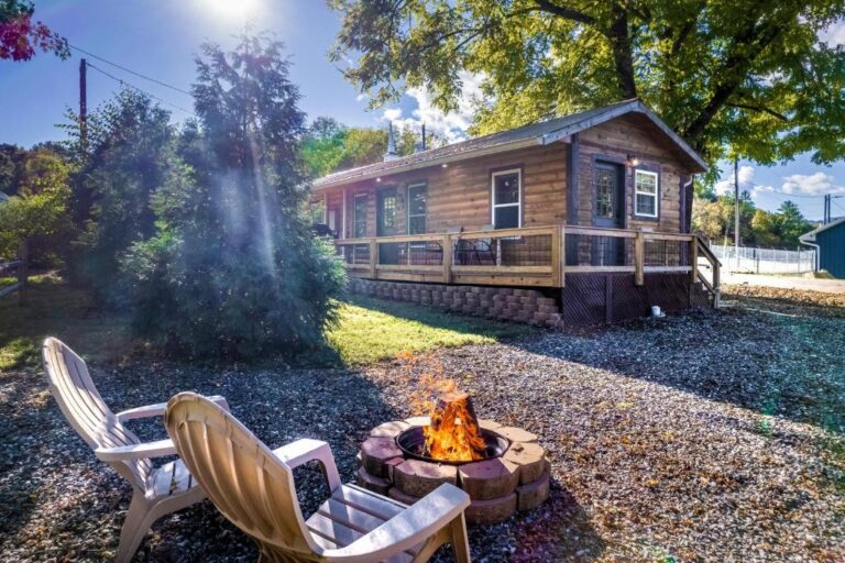 The Leyland Little Cabin