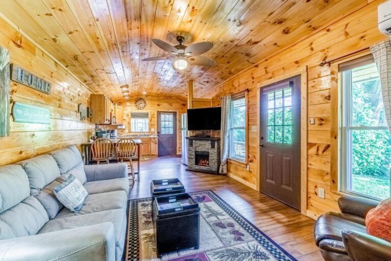 The Leyland Little Cabin1