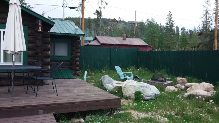 Walk-to-Grand-Lake-Historic-Cabins-close-to-hiking-boating-1.jpeg