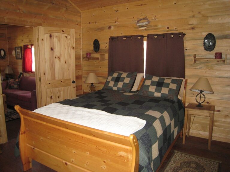 Walk-to-Grand-Lake-Historic-Cabins-close-to-hiking-boating-3