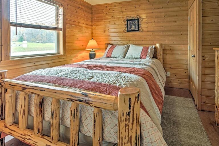 Lakefront Columbia Cabin2