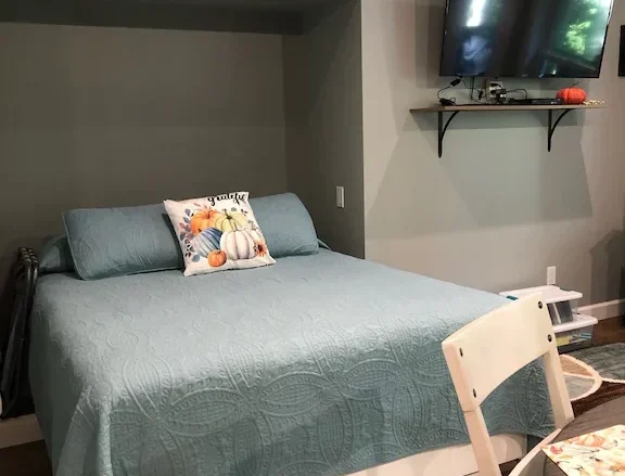Hoffmann Haus bed