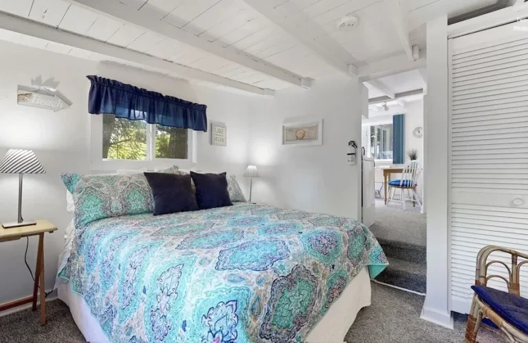 cozy treehouse bedroom