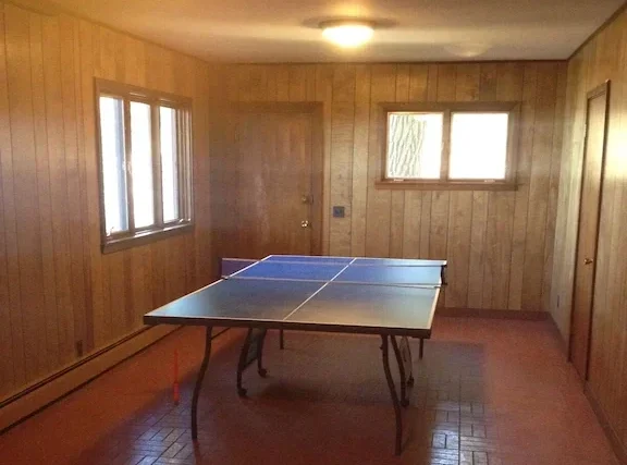 the treehouse pool table