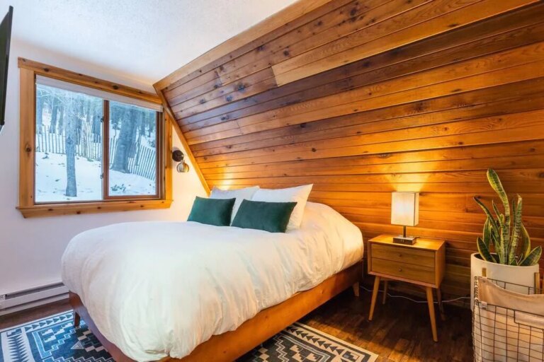 Charming-Cabin-Home-W-Mountain-View-Spa-Sauna5.jpeg