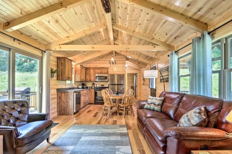 Clover-Cabin-with-Hot-Tub-and-Deck-in-Hocking-Hills4