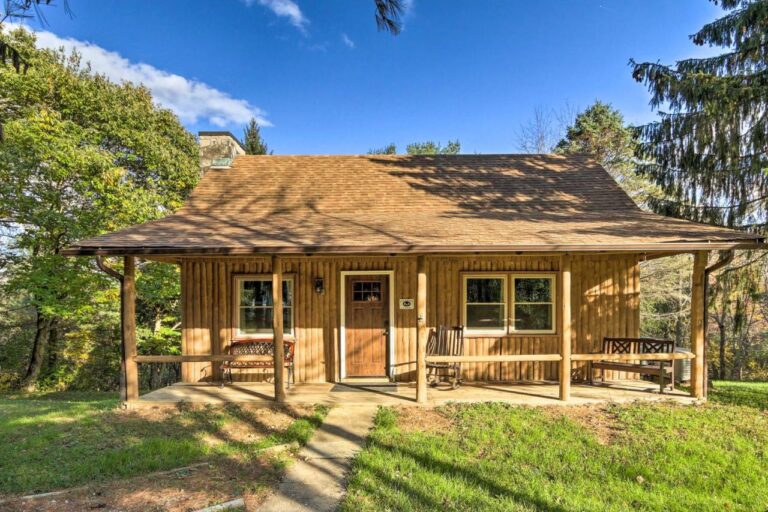 Cozy-Cabin-with-Deck-Hot-Tub-Pond-by-Hocking-Hills3