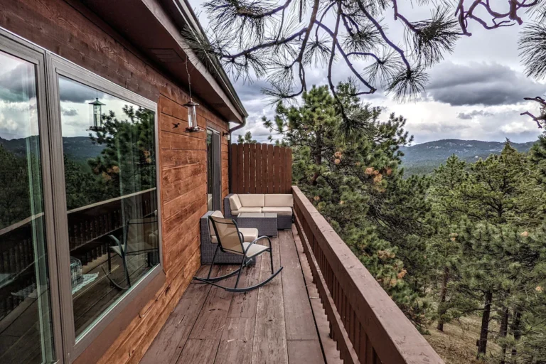 Evergreen-Treehouse-next-to-Trail-Fun-Town4.jpeg