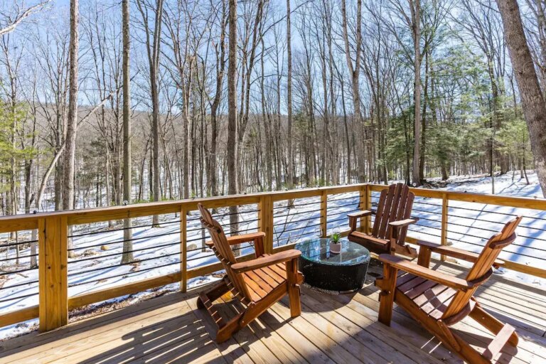 Huge-Deck-LakeBeach-FirePit-WiFi-at-Cozy-Cabin4.jpeg