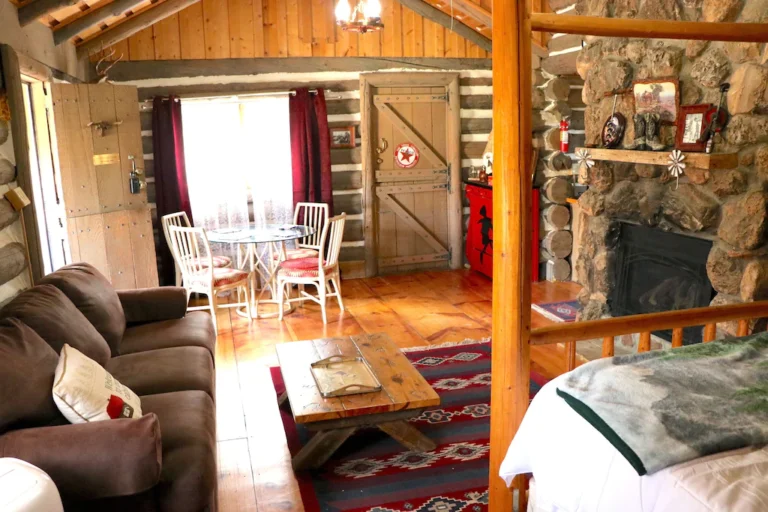 Private Authentic Cabin1