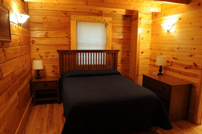 The Cabins at Pine Haven2