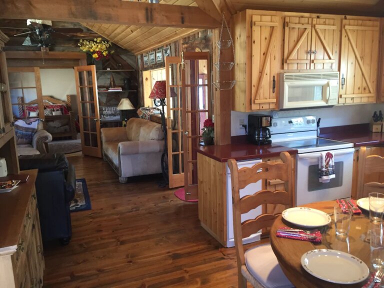 Twin-Rock-Cabin…-Rocky-Mountain-Getaway.-Family-Kids-and-Dog-friendly2.jpeg