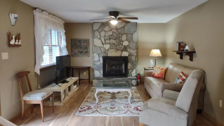 Cozy Creek Cottages1
