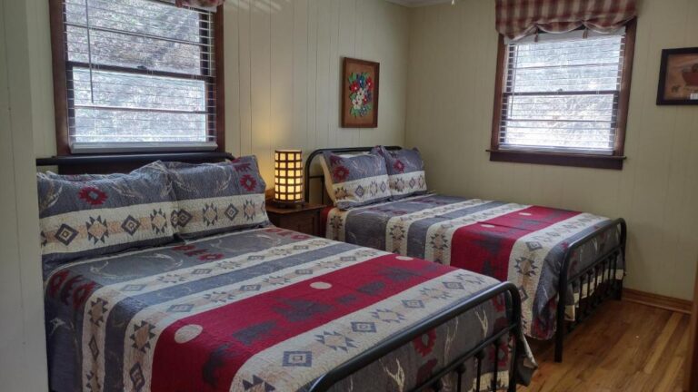 Cozy Creek Cottages2