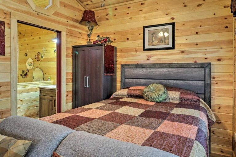 Cozy Heber Springs Cabin1