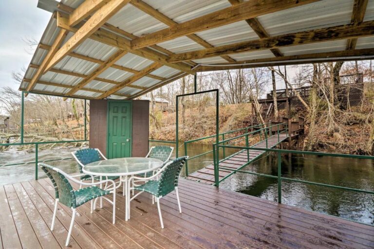 Cozy Heber Springs Cabin3