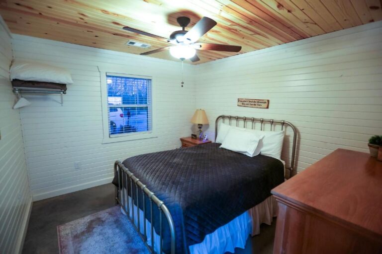 Knotty Squirrel Cabins2