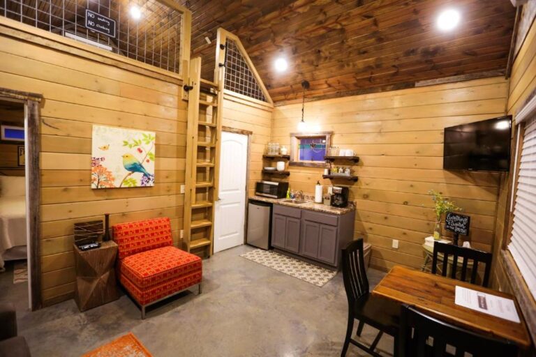 Knotty Squirrel Cabins3