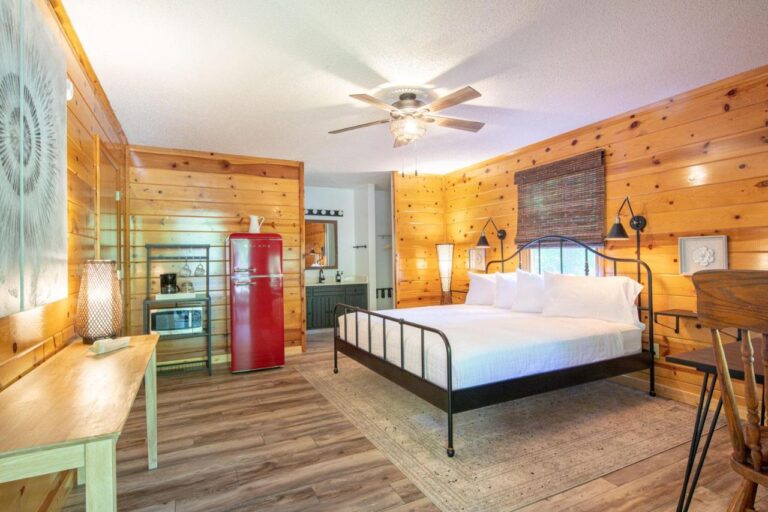 Mount-Mitchell-Eco-Retreat-1