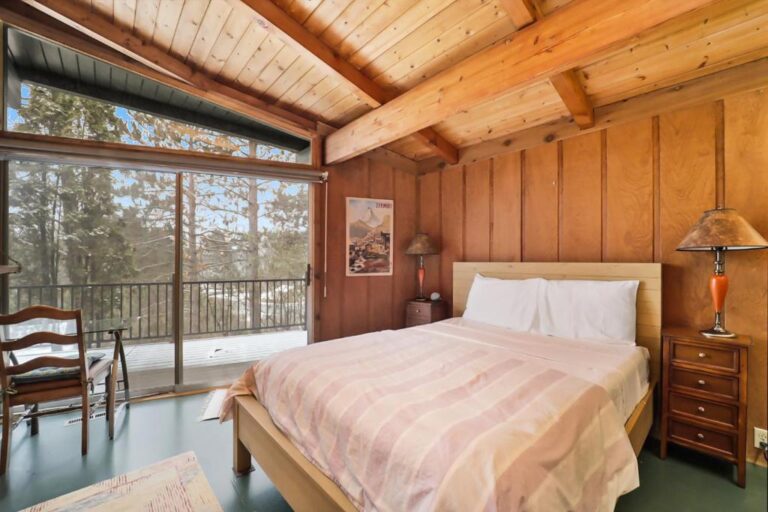 Petoskey Stone Lodge2